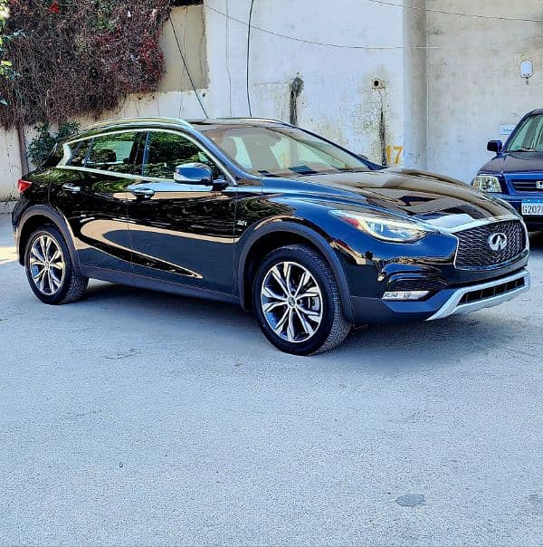 Infiniti Qx 30 2018 AWD PREMIUM full 84000 miles شبه جديدة 4