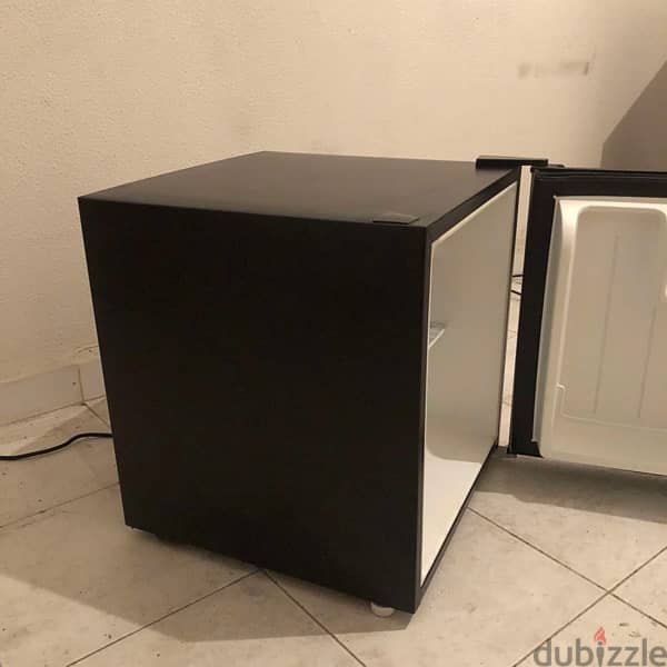 mini refrigerator 50/50 1