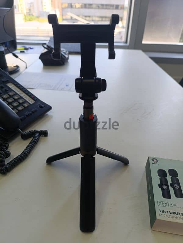 tripod, ring light and microphone bluetooth 2