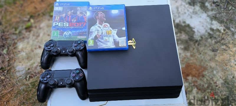 PS4 pro super clean no repair ma3 two original controllers w two games 1