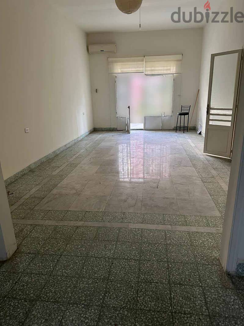 SPACIOUS APARTMENT IN ACHRAFIEH (250SQ) 3 BEDROOMS , (ACR-583) 0