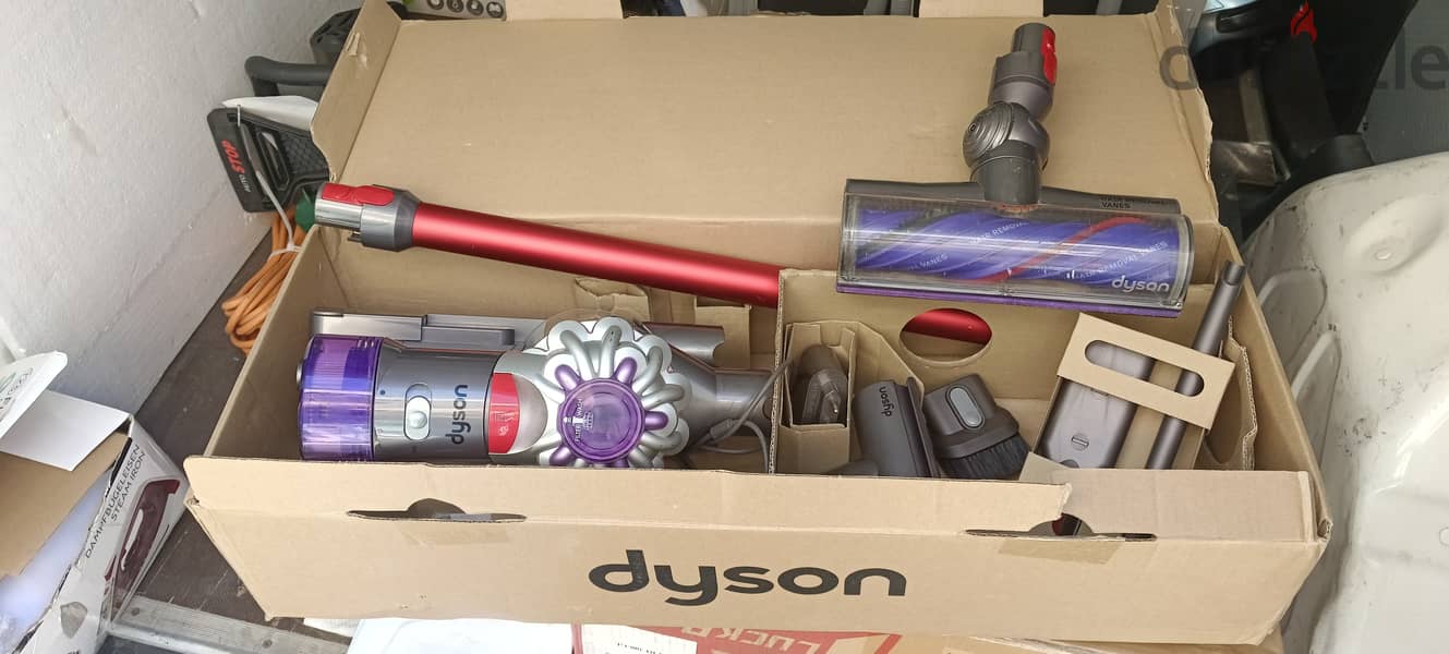 Samsung -Roborock - Dyson 0