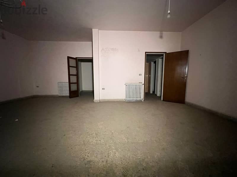 Spacious 3 bedroom apartment - Prime Location | Zalka 0