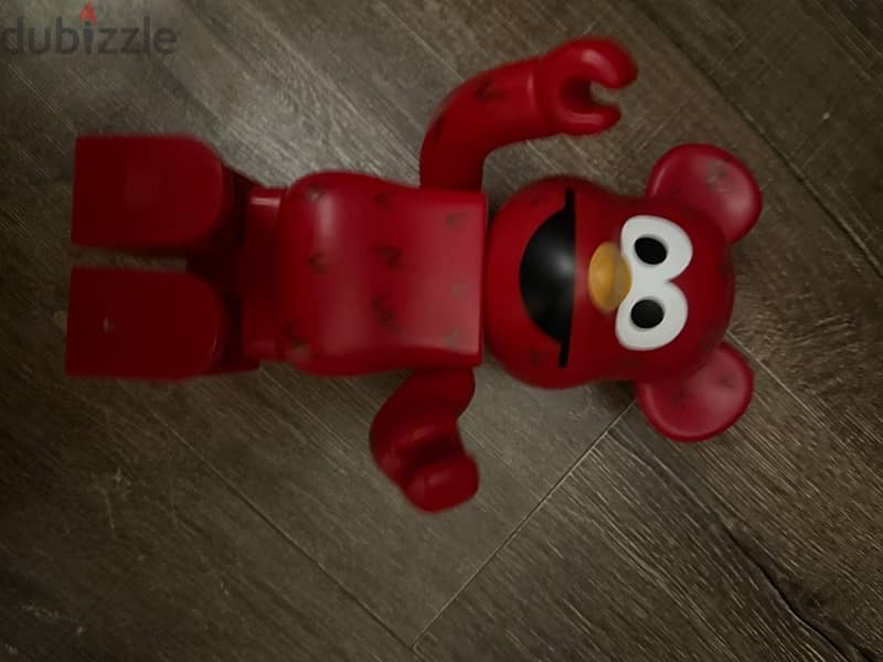 elmo bear brick red 2