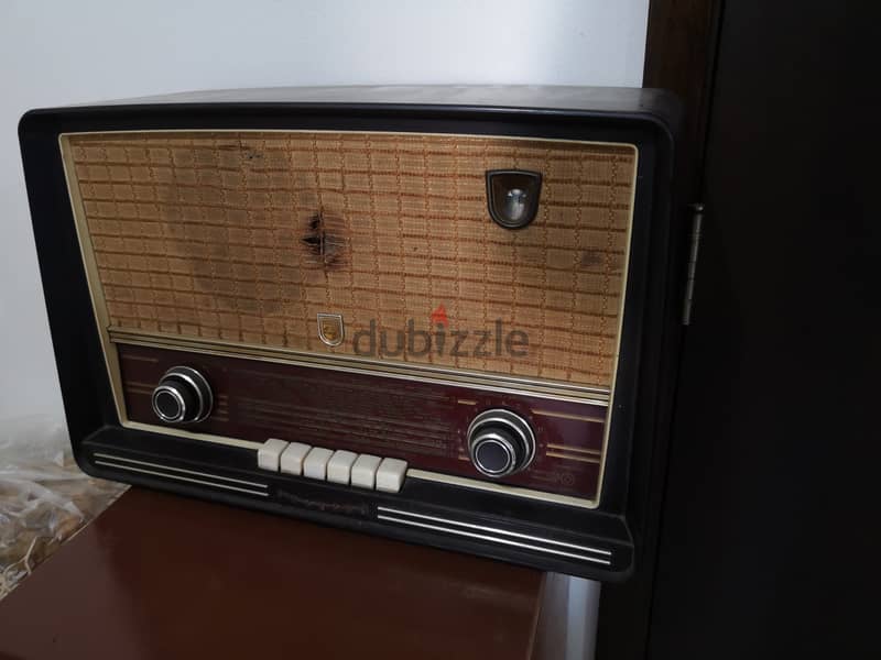 Vintage Philips radio 0