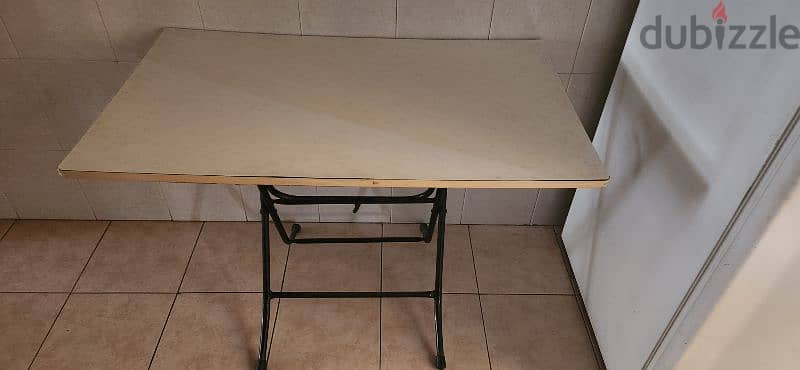 Foldable table 1