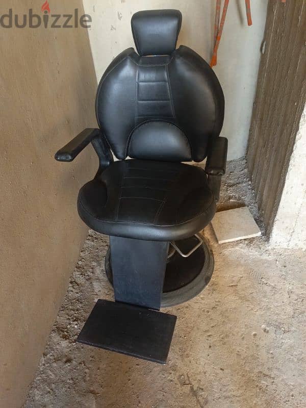 Premium Barber Leather Chair for Sale – Stylish and Comfortable Design 3