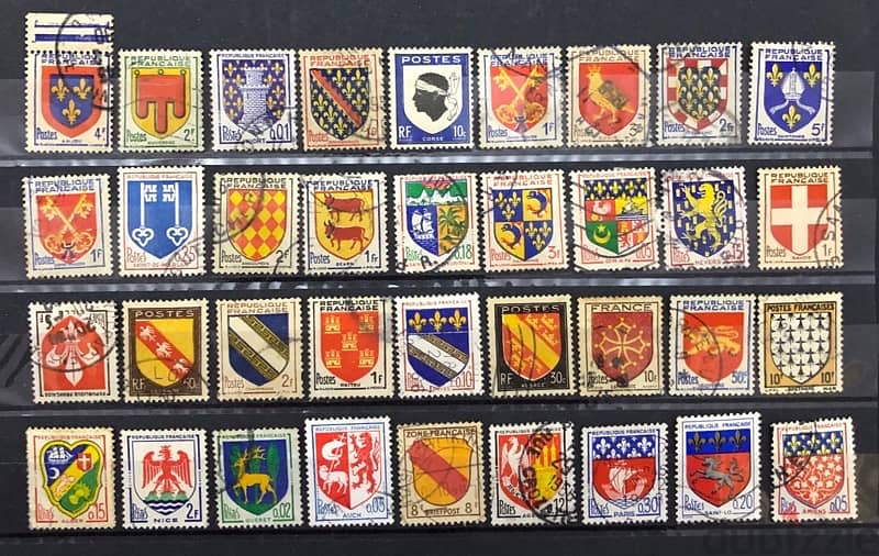 36 France Ecusson stamps 0