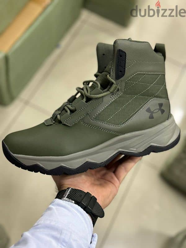 Underarmour boots 6