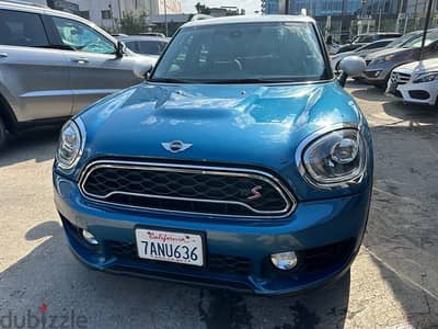 MINI Cooper S Countryman 2018 super clean like new