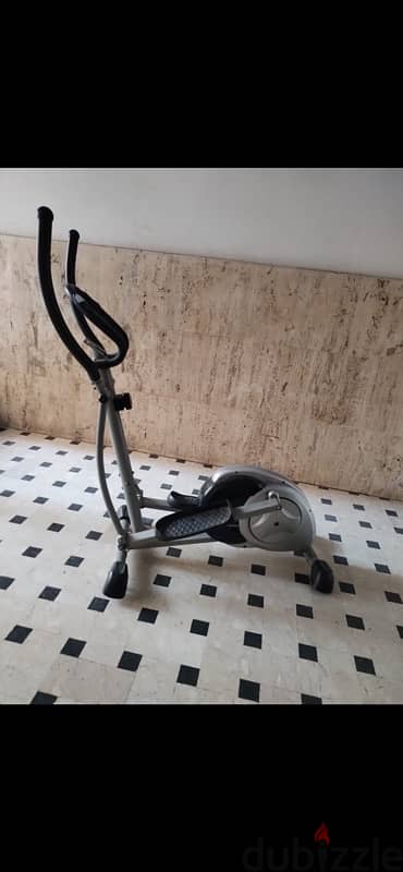 Elliptical for home use like new 90$