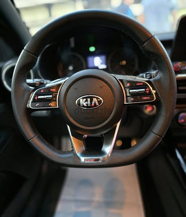 Kia Forte GTLINE 11