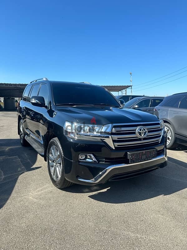 Toyota Land Cruiser 2018 1