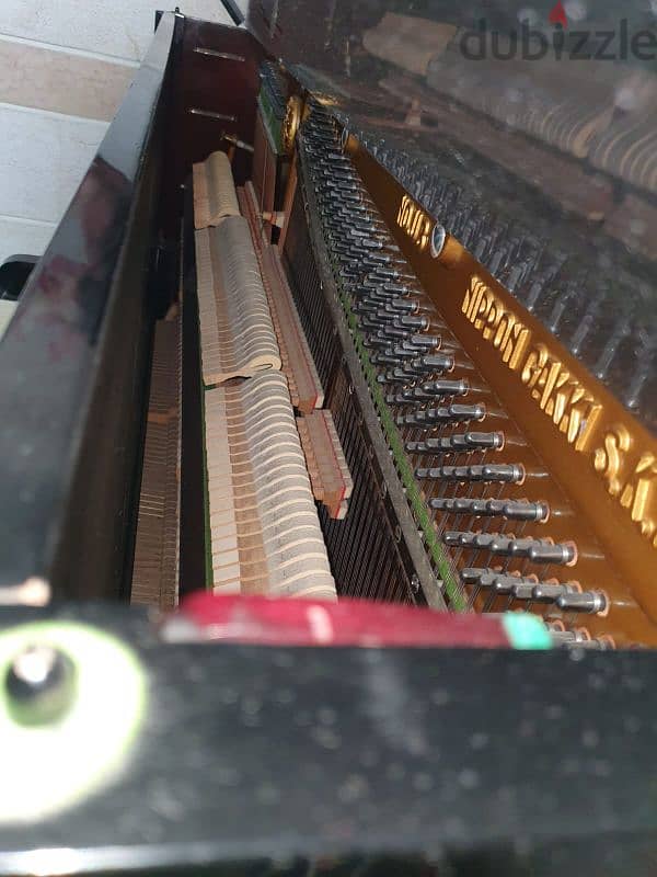 Upright yamaha Piano U3 4