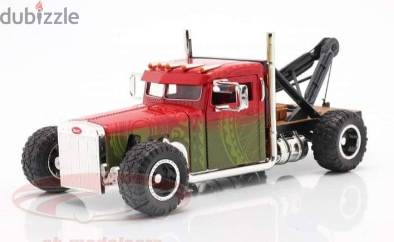 Peterbilt Truck (Movie Hobbs and Shaw)diecast car model 1;:24. 1