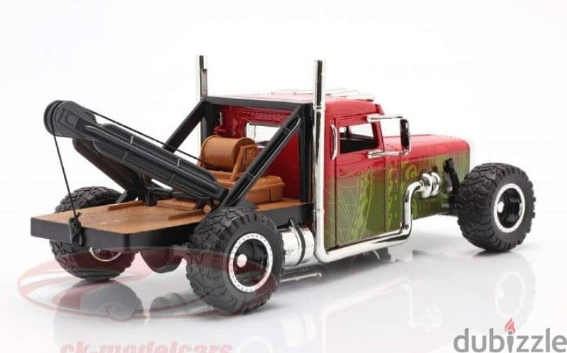 Peterbilt Truck (Movie Hobbs and Shaw)diecast car model 1;:24. 3