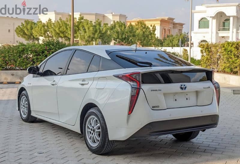 Toyota Prius 2017 3