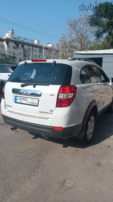 Chevrolet Captiva 2012 super clean 4 cylinder 2