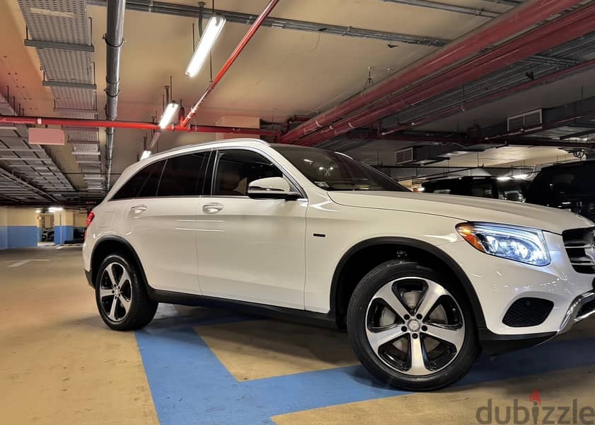 Mercedes GLC 300 Launch Edition 2016 clean carfax 2