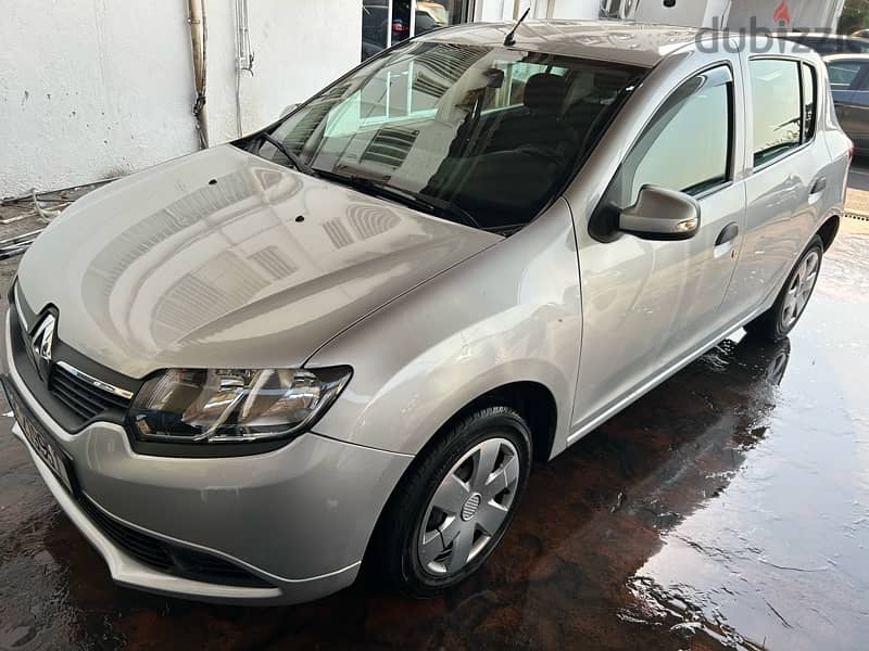 Renault Sandero 2015 1