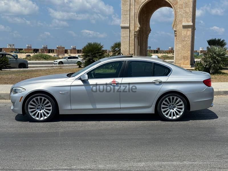 BMW 5-Series 2011 0