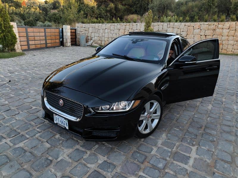 Jaguar XE 2017 6