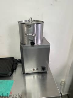 hummus & garlic machine like new in very good condition 0