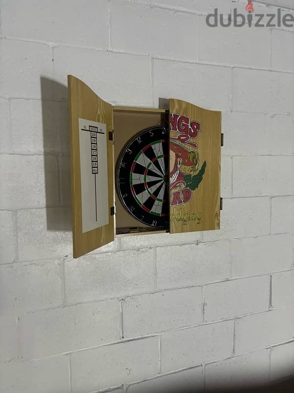 dart board with wood house 2