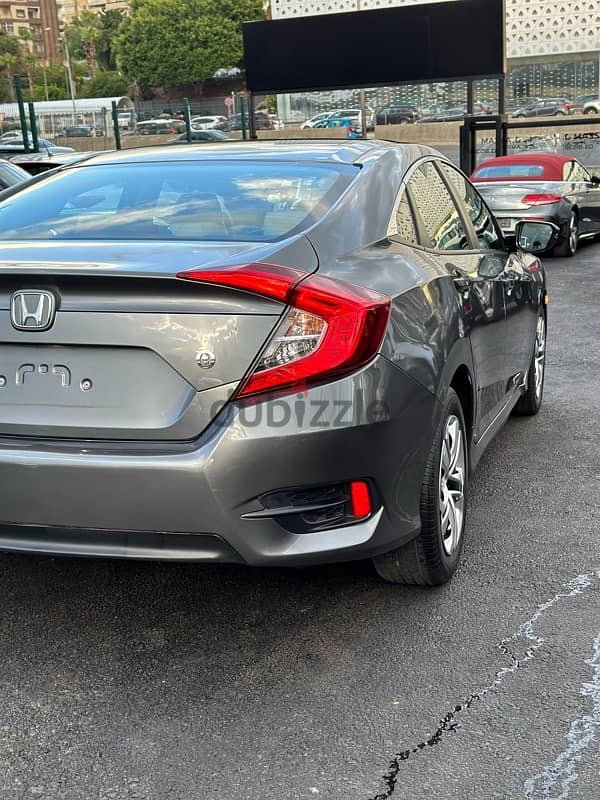 Honda Civic 2019 6