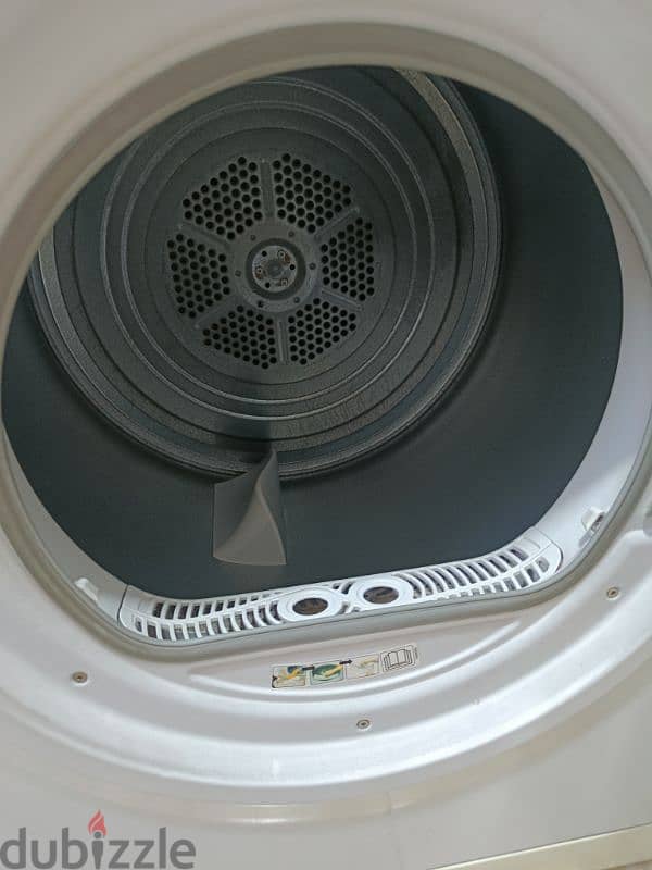 Dryer Ariston 7kg very good condition 2