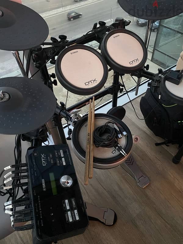 YAMAHA electric drums DT502 2