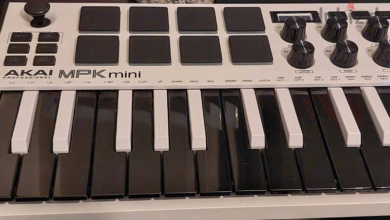 Akai MPK 3 mini Keys 0