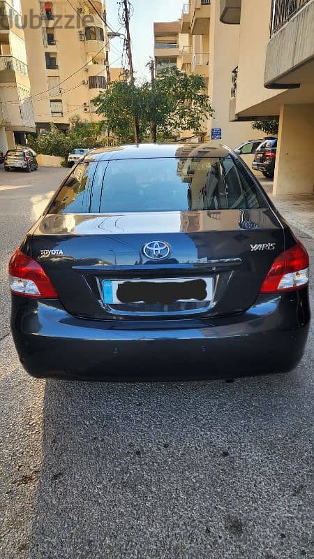 Toyota Yaris 2010 1