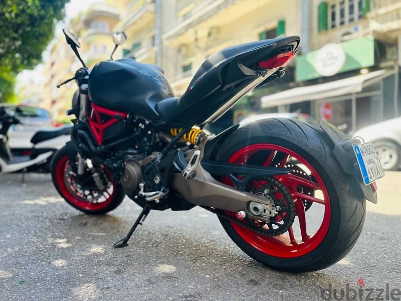 Ducati 821 - black & red - for serious people 1