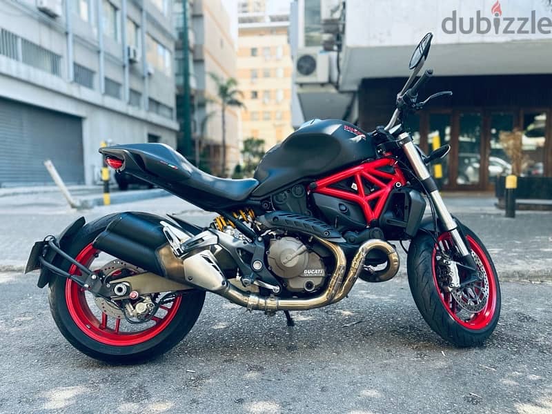 Ducati 821 - black & red - for serious people 2