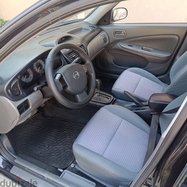 Nissan Sunny 2011 3