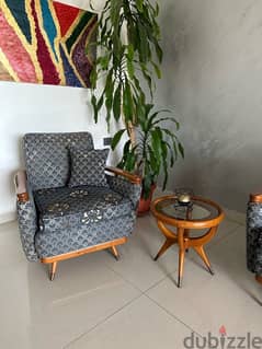 good condition , 4 berger and 2 sofas , can sit more than 10 pple 0