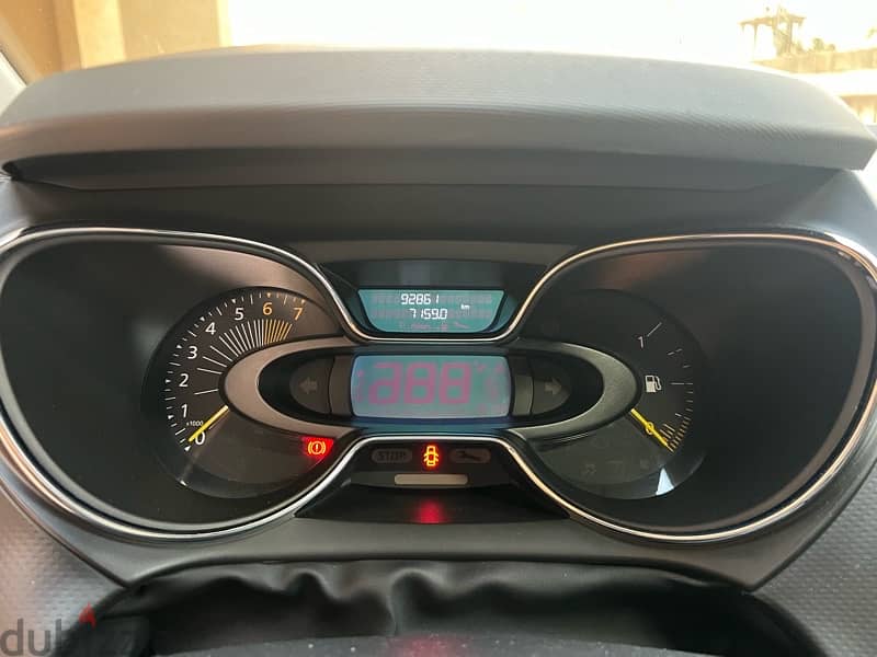 Renault Captur 2014 One owner 10