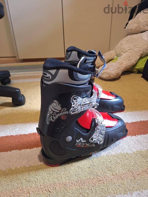 Roxa Adjustable Junior Ski Boots. 0