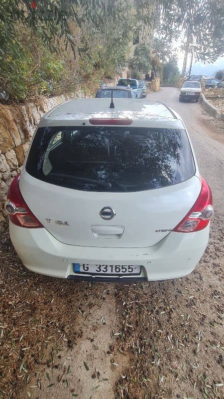 Nissan Tiida 2010 0