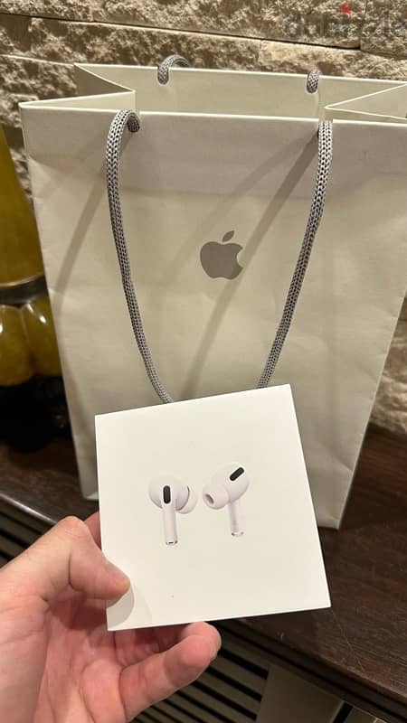 Airpods Pro with MagSafe Charging Case 3