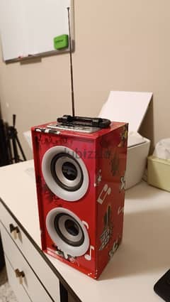 Stylish Radio Speaker 0