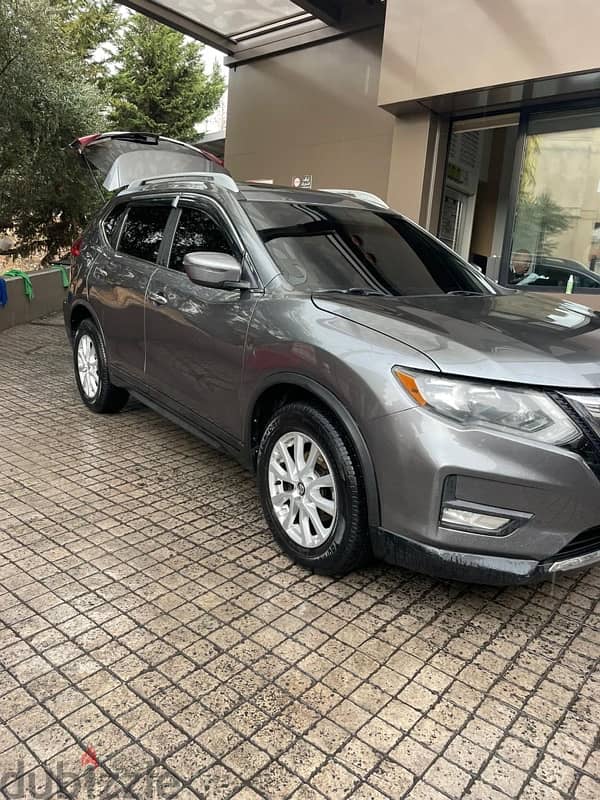 Nissan Rogue 2017 1