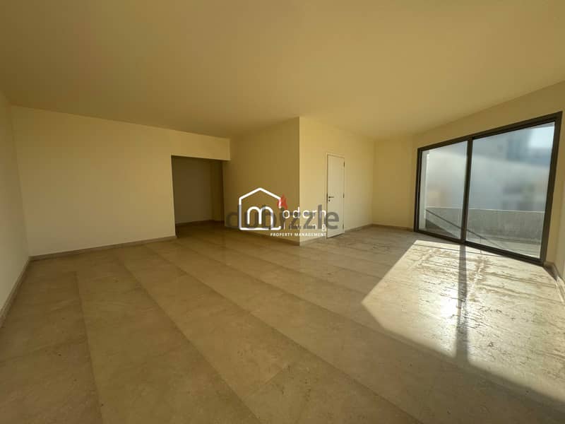 200 Sqm - Apartment for Sale in Mazraat Yachouh 1