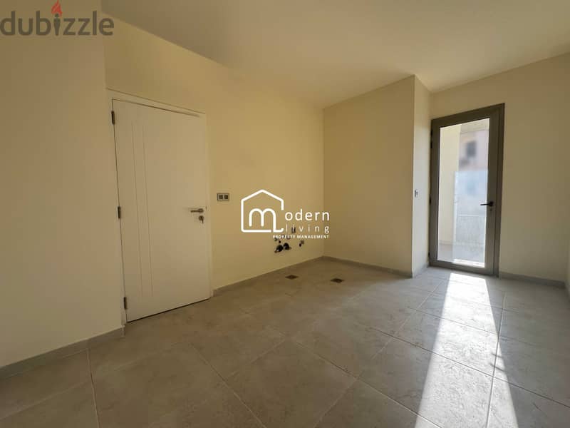 200 Sqm - Apartment for Sale in Mazraat Yachouh 3