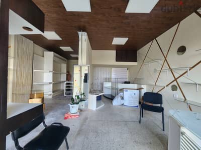 RWB186EA - Warehouse with office and shop for rent in Bouar