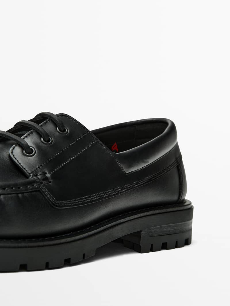 MASSIMO DUTTI | BLACK NAPPA DECK SHOES 42 2