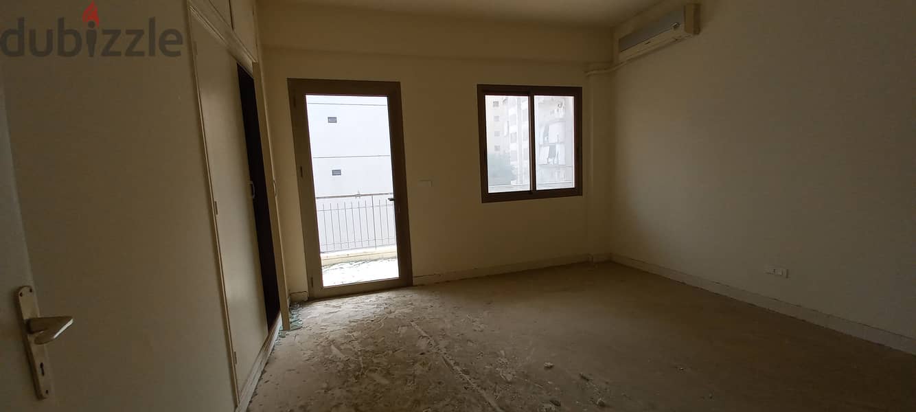 Office in Jal el  Dib of 300 sqm for rentمكتب في جل الديب بمساحة 300 م 4