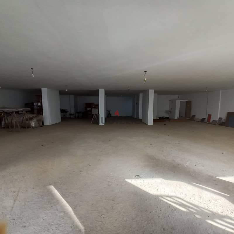 Warehouse of 300sqm in Zalka for rent مستودع بمساحة 300م2 في الزلقا 6