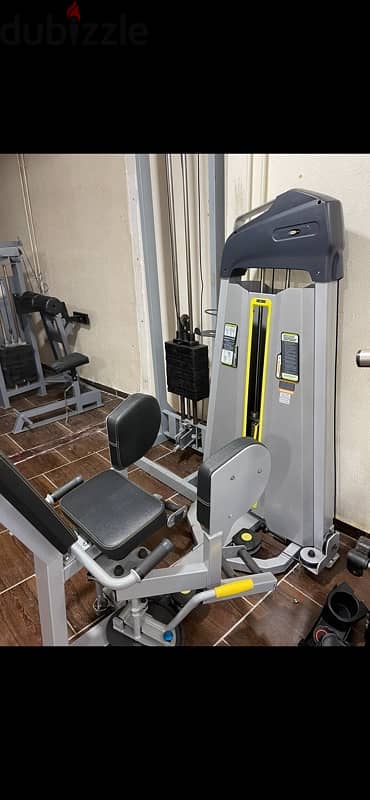 Hip abduction machine like new 700$